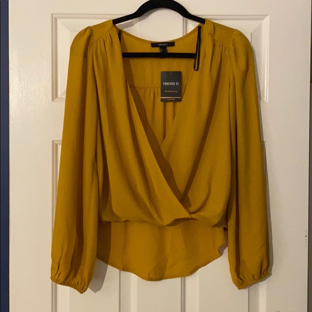 Golden/mustard top